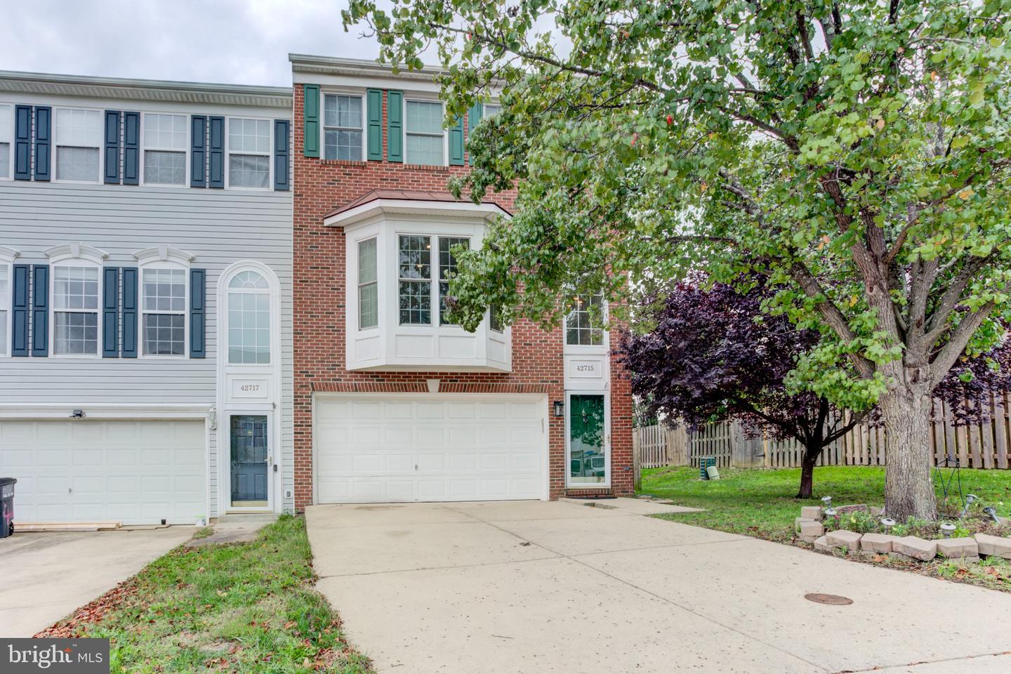 42715 COOL BREEZE SQ Property Photo 1