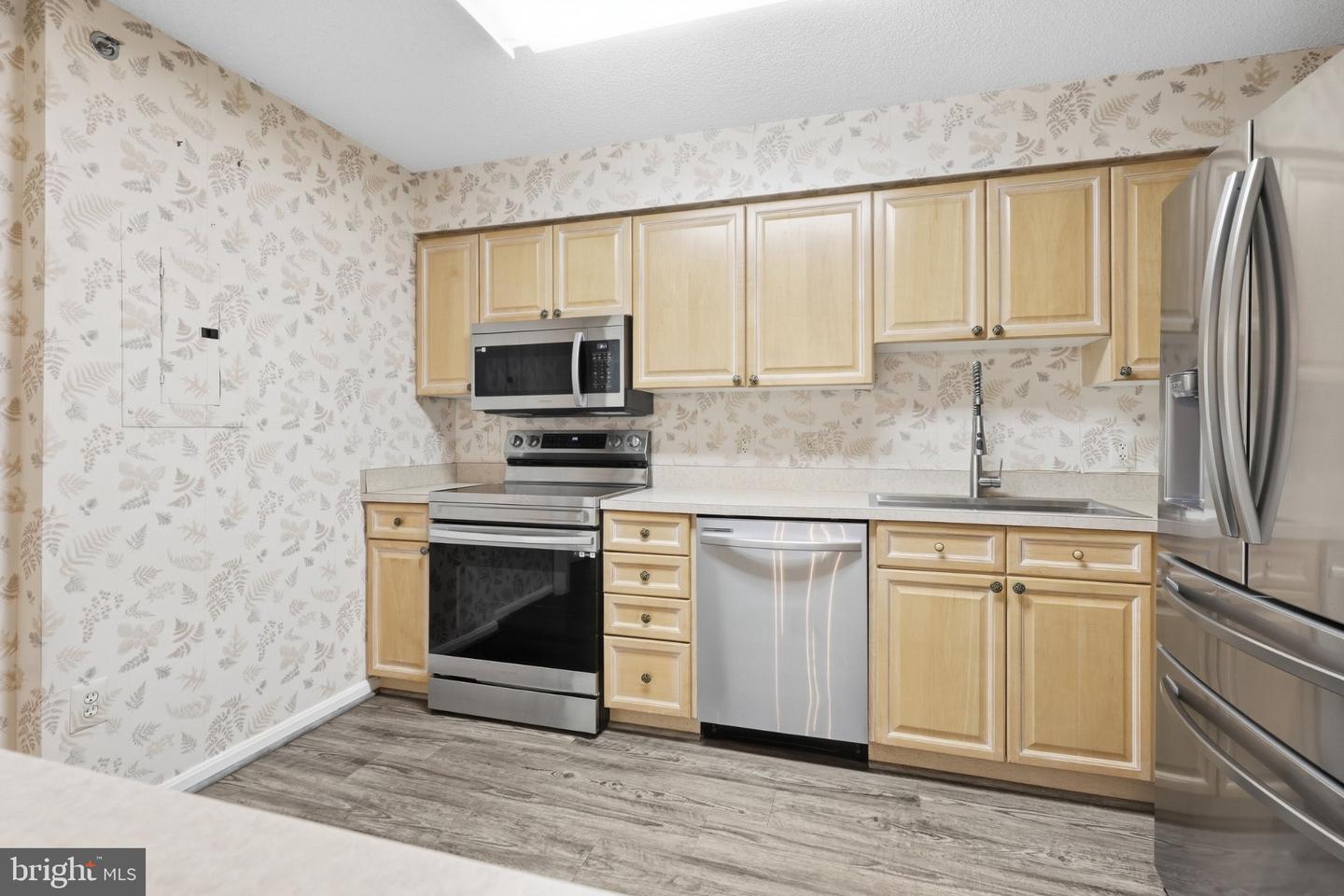 19385 Cypress Ridge Ter #604 Property Photo 9