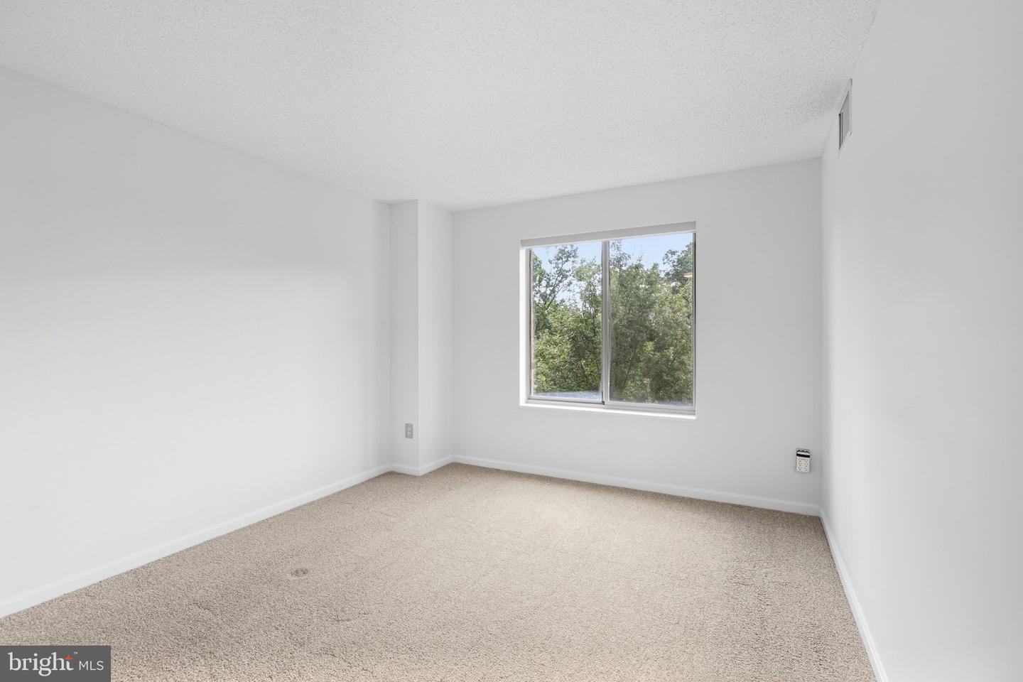 19385 Cypress Ridge Ter #604 Property Photo 13