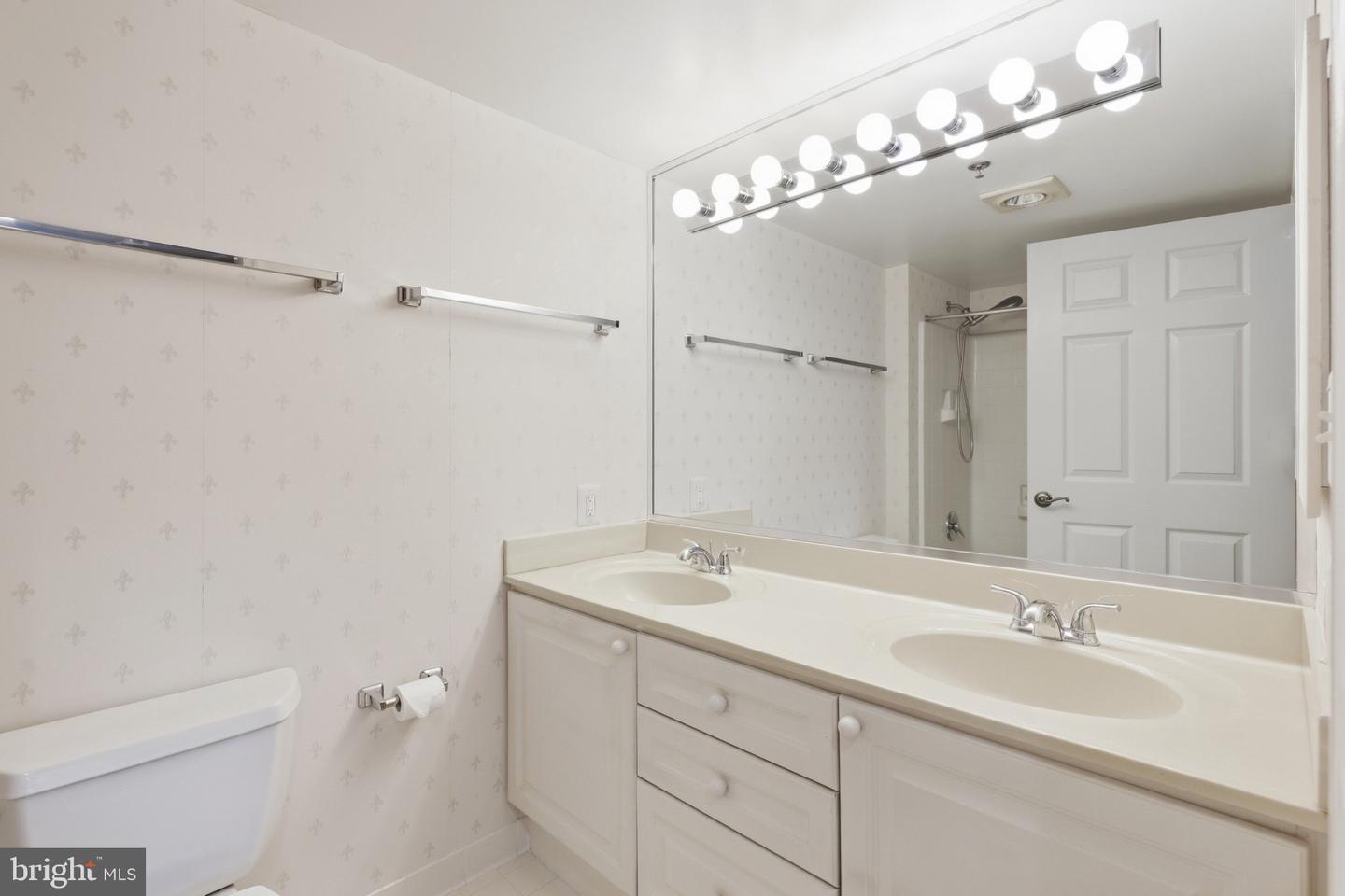 19385 Cypress Ridge Ter #604 Property Photo 16