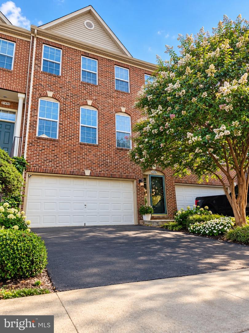 21492 Tamarack Ridge Sq Property Photo 1