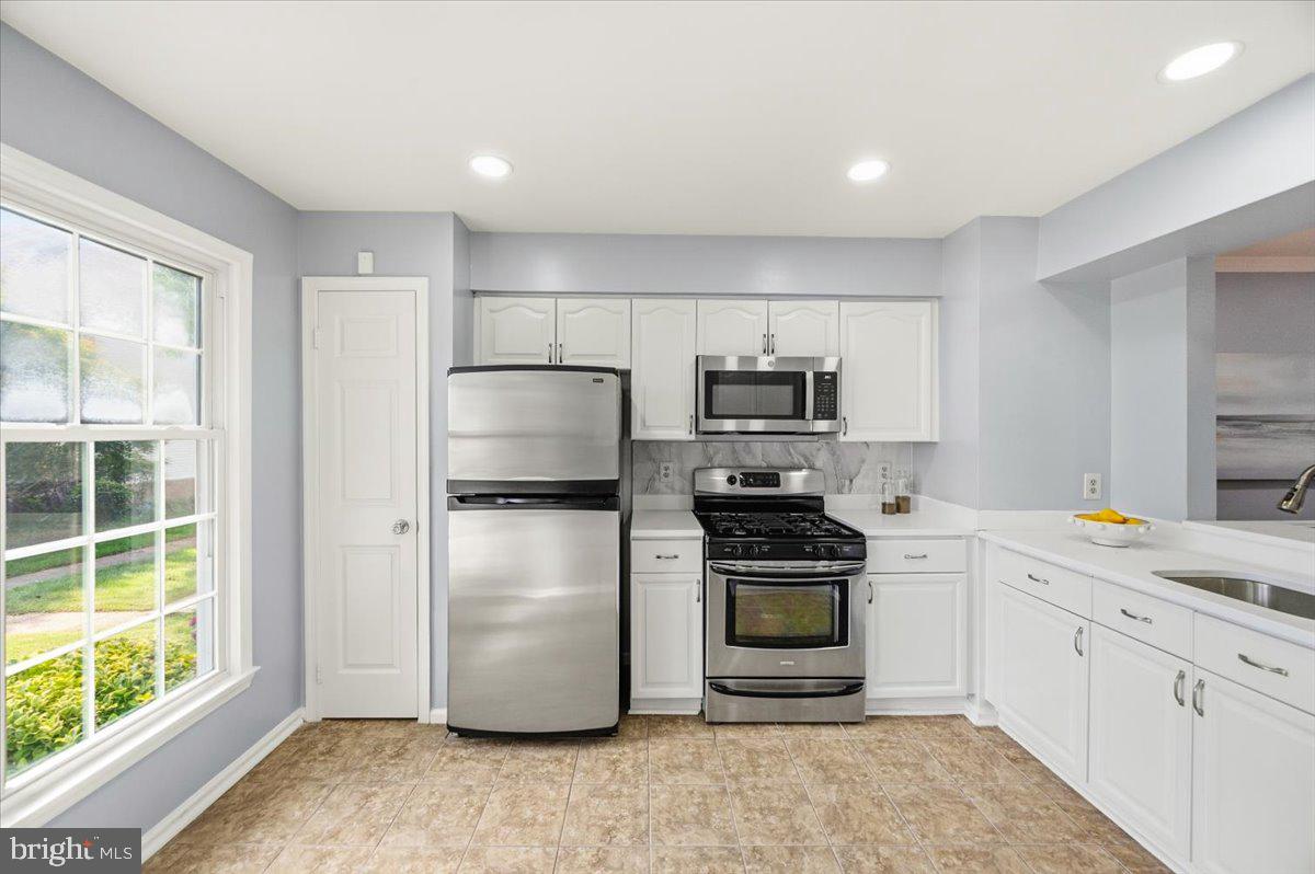 21140 Winding Brook Sq Property Photo 6