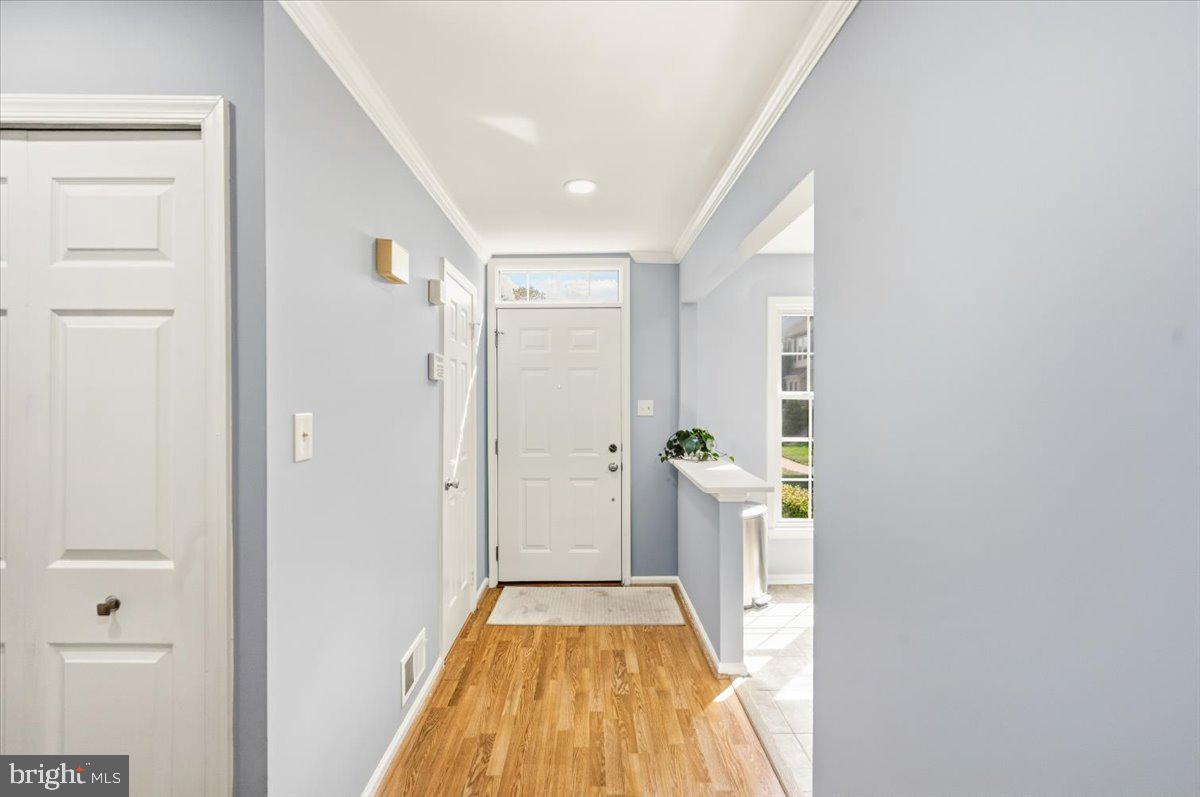 21140 Winding Brook Sq Property Photo 14