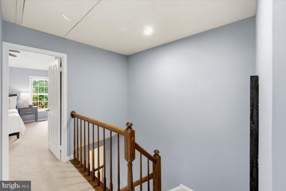 21140 Winding Brook Sq Property Photo 15