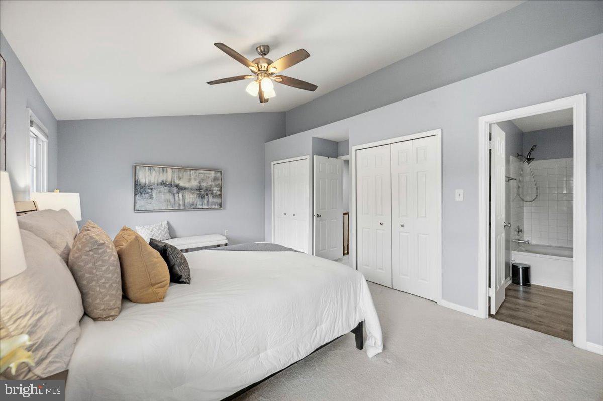 21140 Winding Brook Sq Property Photo 16