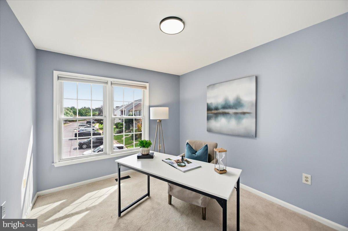 21140 Winding Brook Sq Property Photo 19