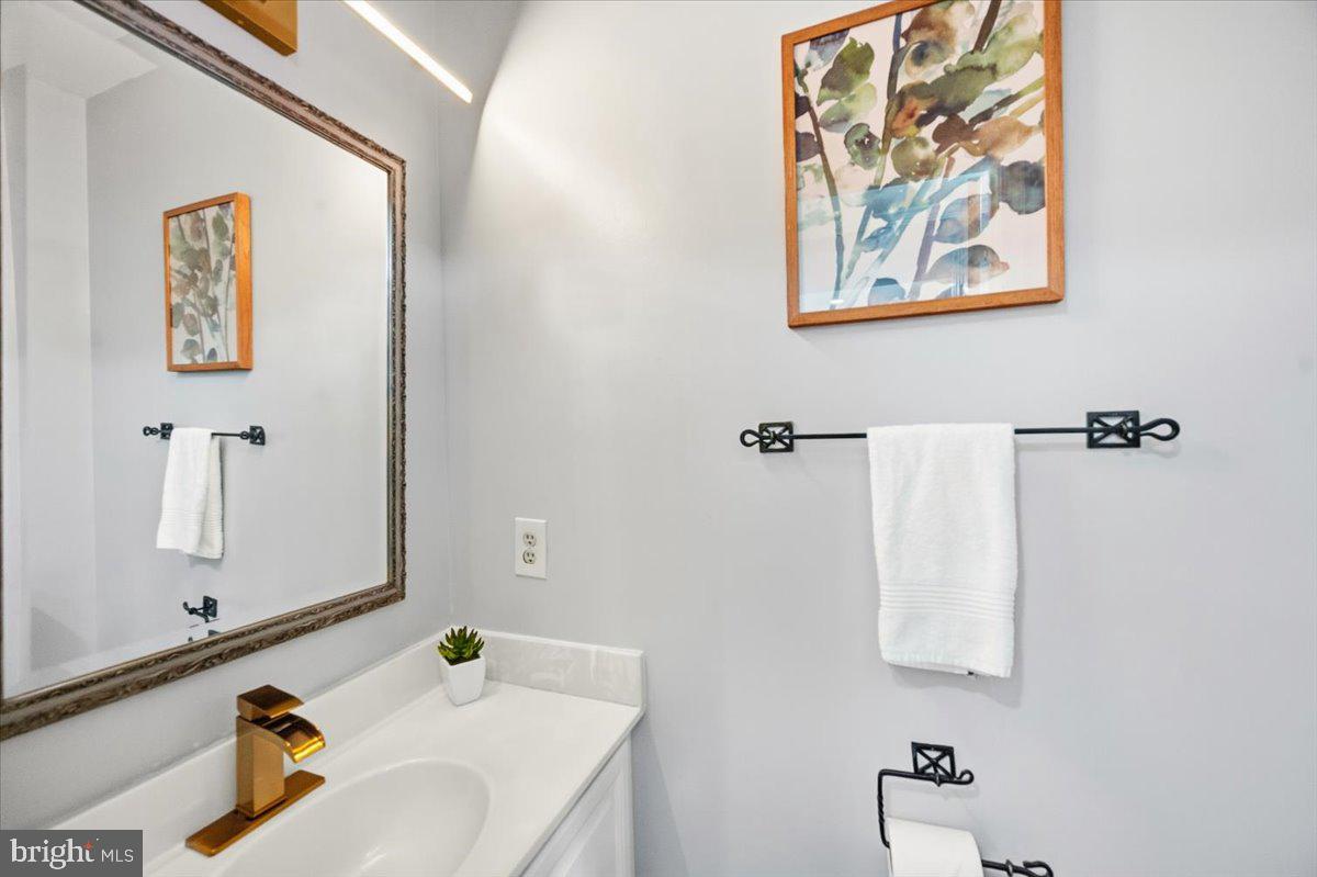 21140 Winding Brook Sq Property Photo 21