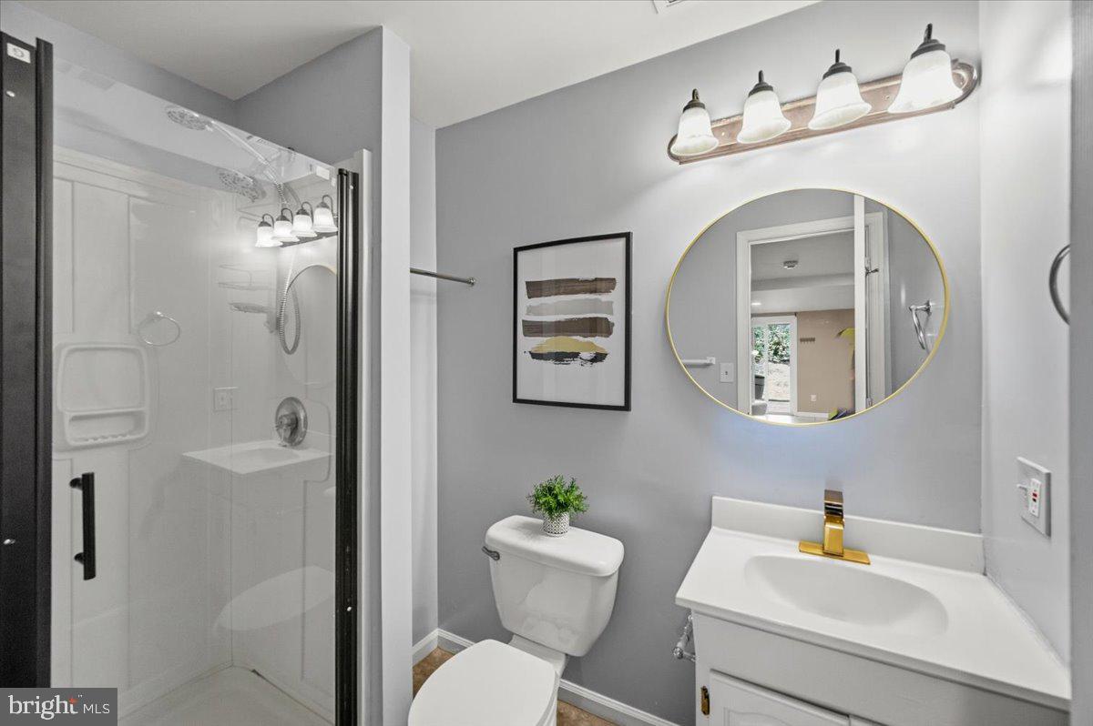 21140 Winding Brook Sq Property Photo 24
