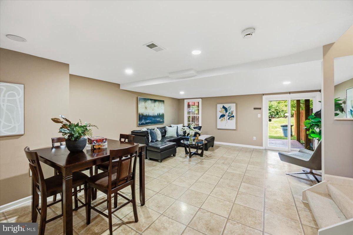 21140 Winding Brook Sq Property Photo 29