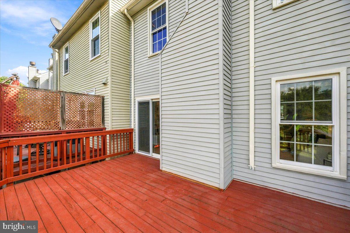 21140 Winding Brook Sq Property Photo 35