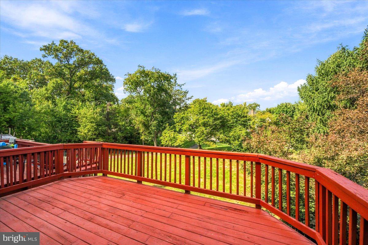 21140 Winding Brook Sq Property Photo 36
