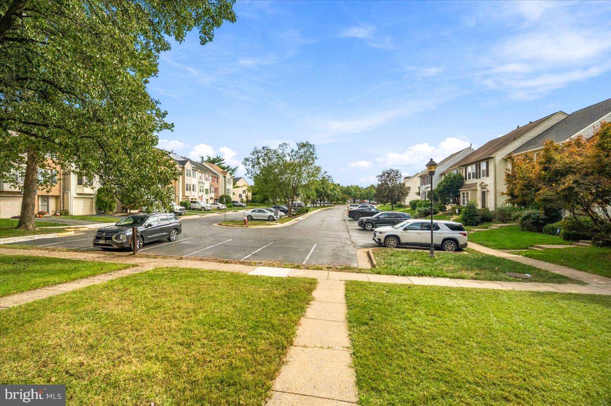 21140 Winding Brook Sq Property Photo 39