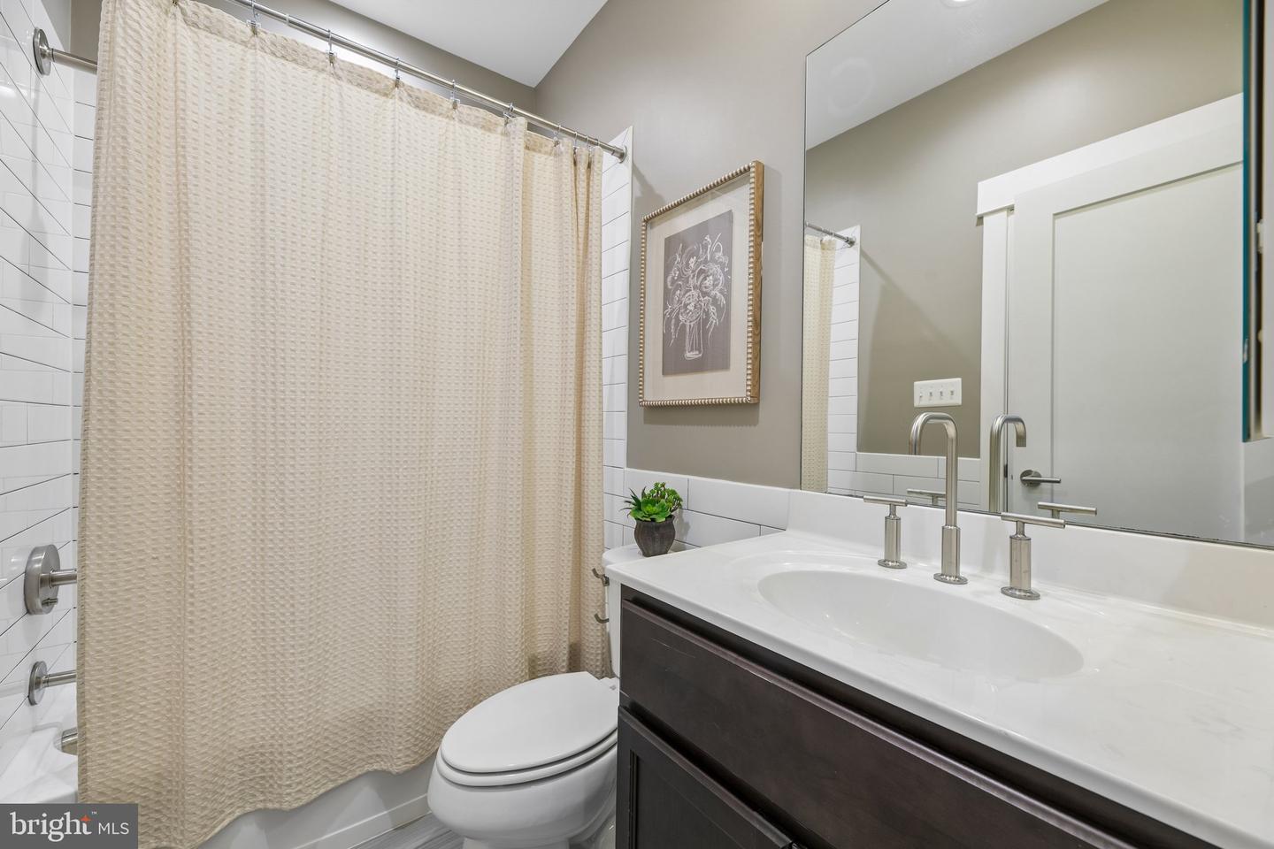 265 Crescent Station Ter Se Property Photo 7