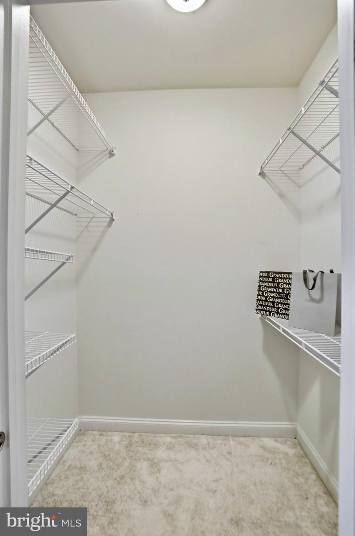 20135 Valhalla Sq Property Photo 24