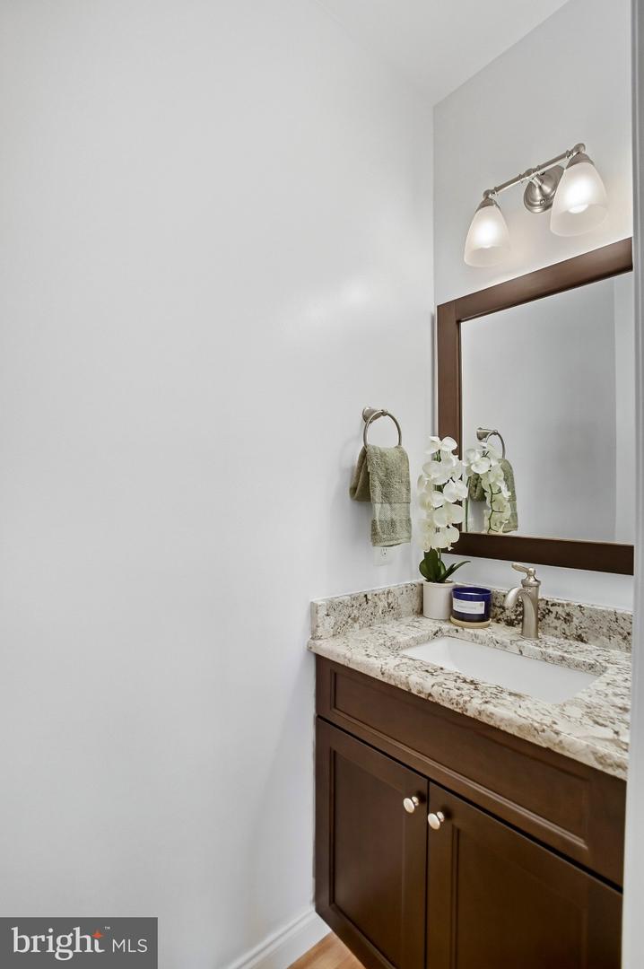 20135 Valhalla Sq Property Photo 26