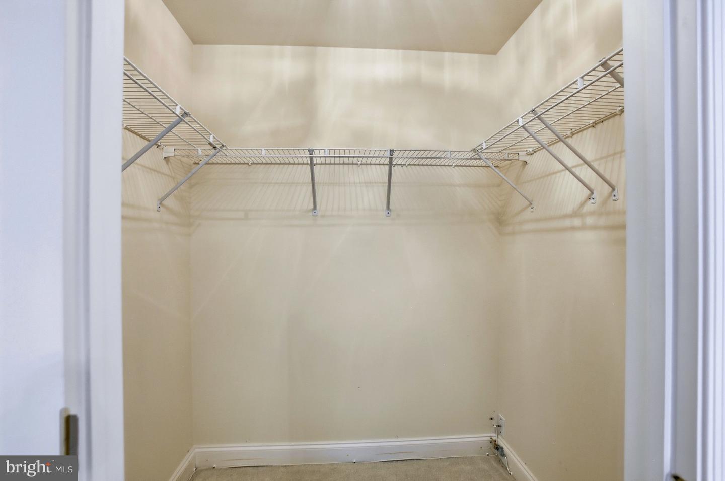 20135 Valhalla Sq Property Photo 35