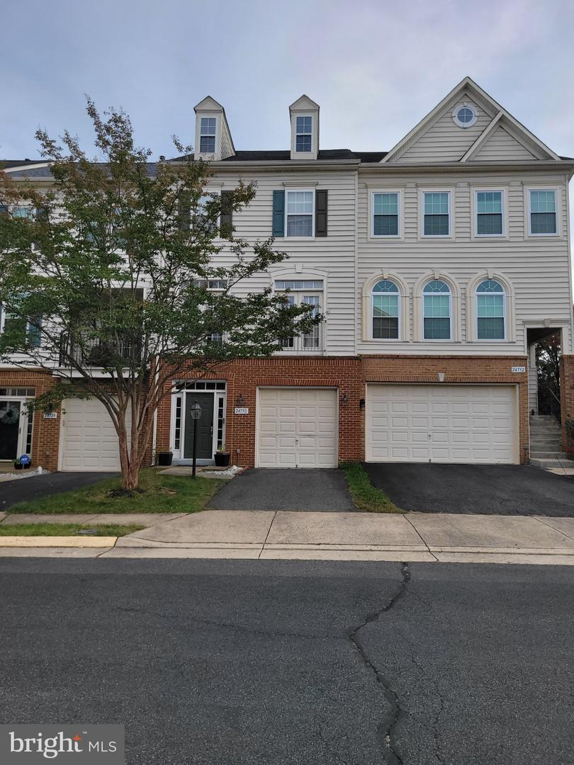 24730 Clock Tower Sq Property Photo 1