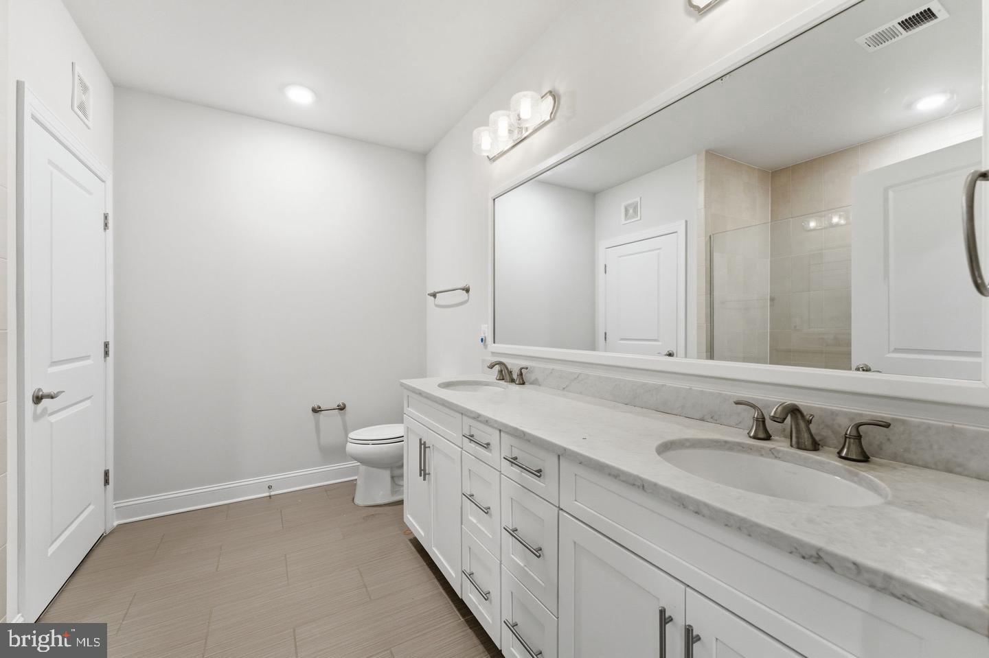 21007 Rocky Knoll Sq #205 Property Photo 10