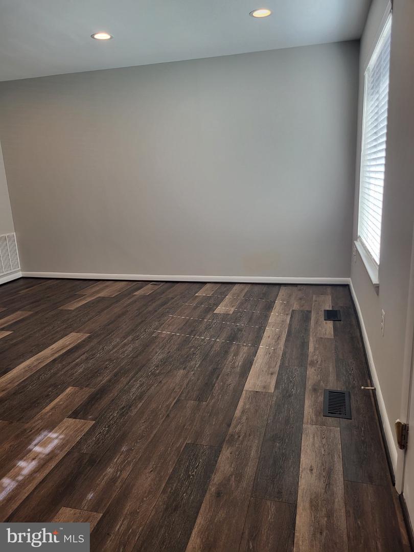26 Sugarland Square Ct Property Photo 2