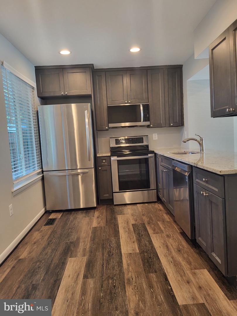 26 Sugarland Square Ct Property Photo 4