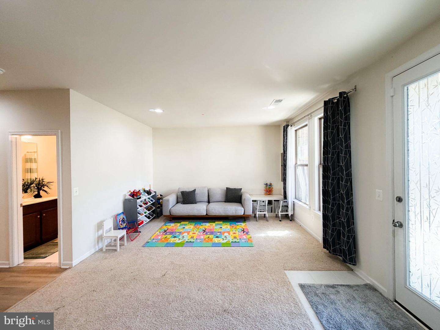 42369 Alder Forest Ter Property Photo 5