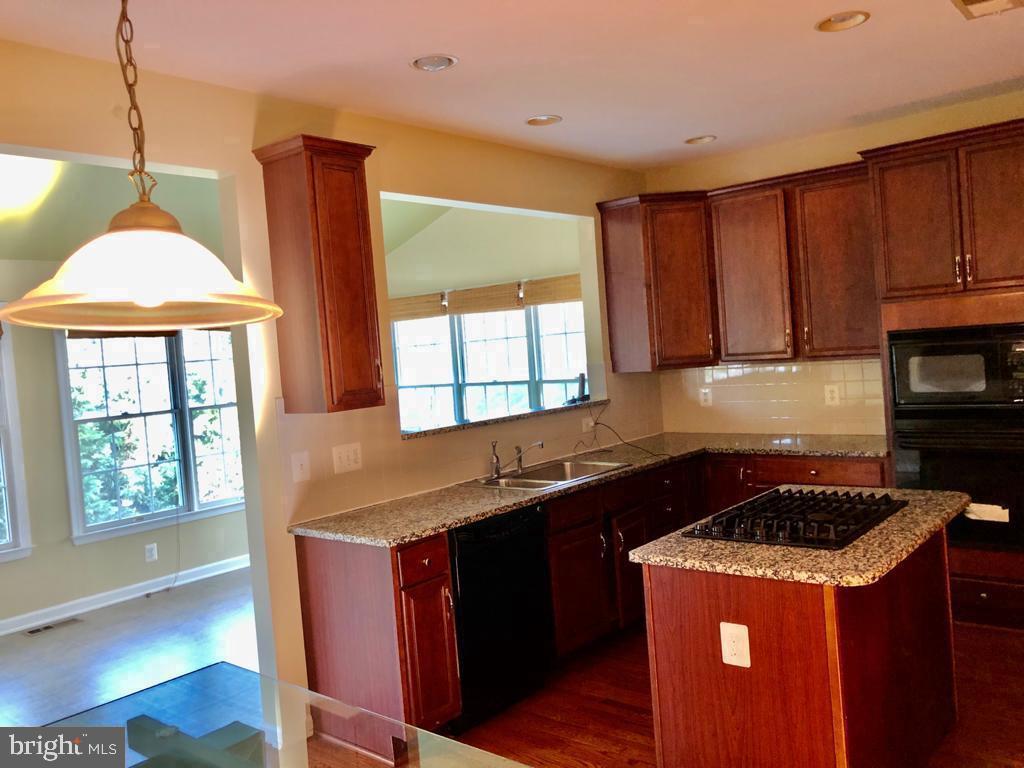 20084 Boxwood Pl Property Photo 3