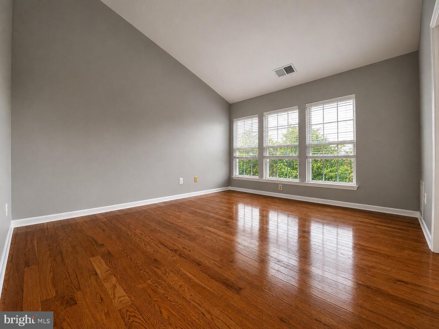 21002 Kittanning Ln Property Photo 15