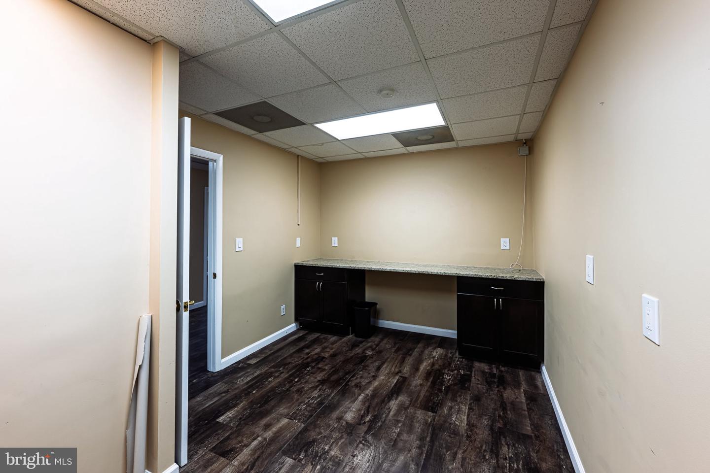 211 S King St Property Photo 8