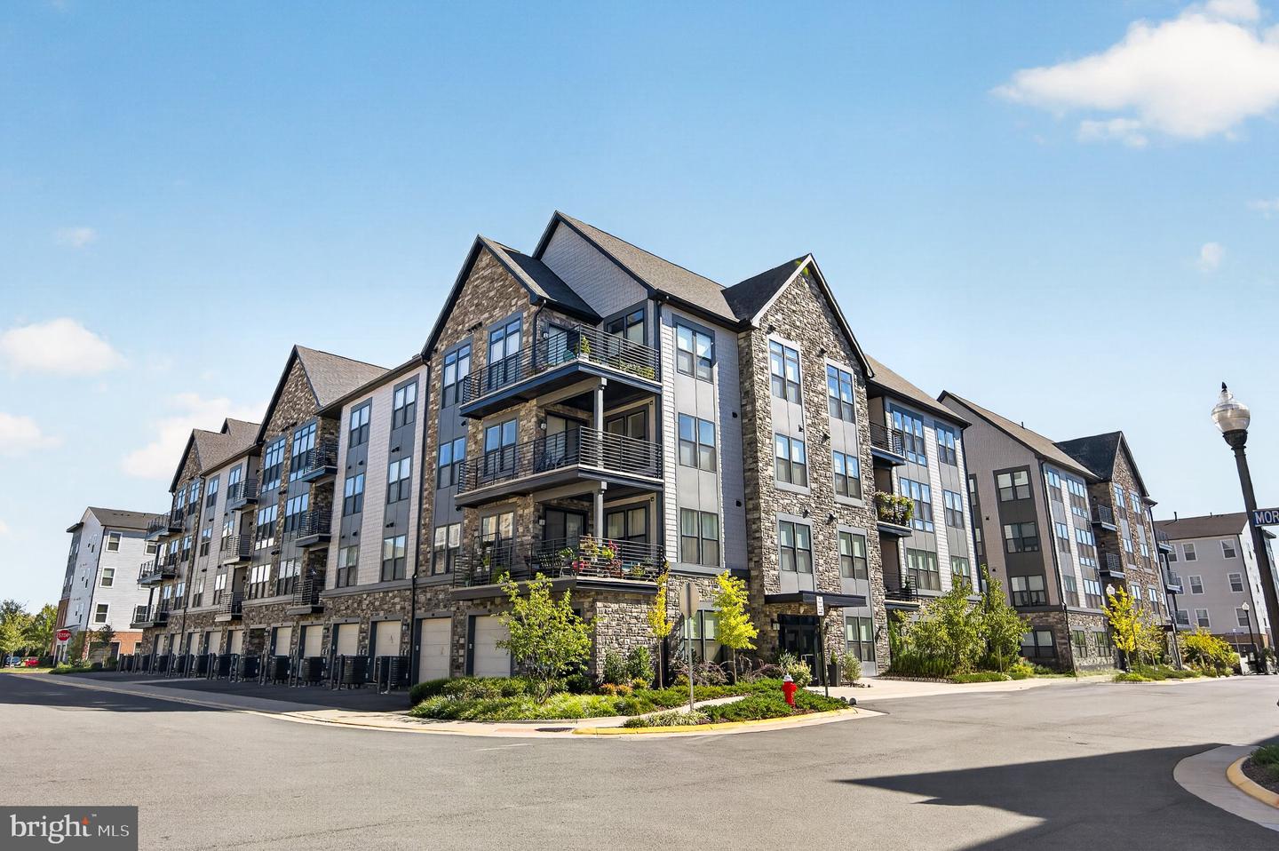 23650 HAVELOCK WALK TER #405 Property Photo 1
