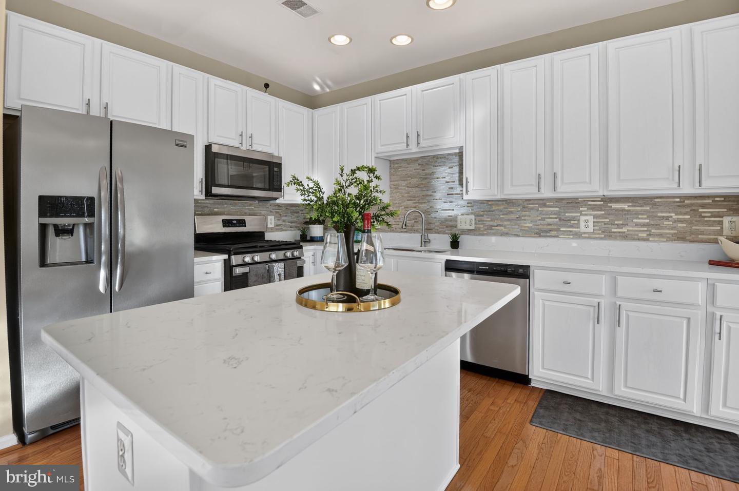 43449 Laidlow St Property Photo 10