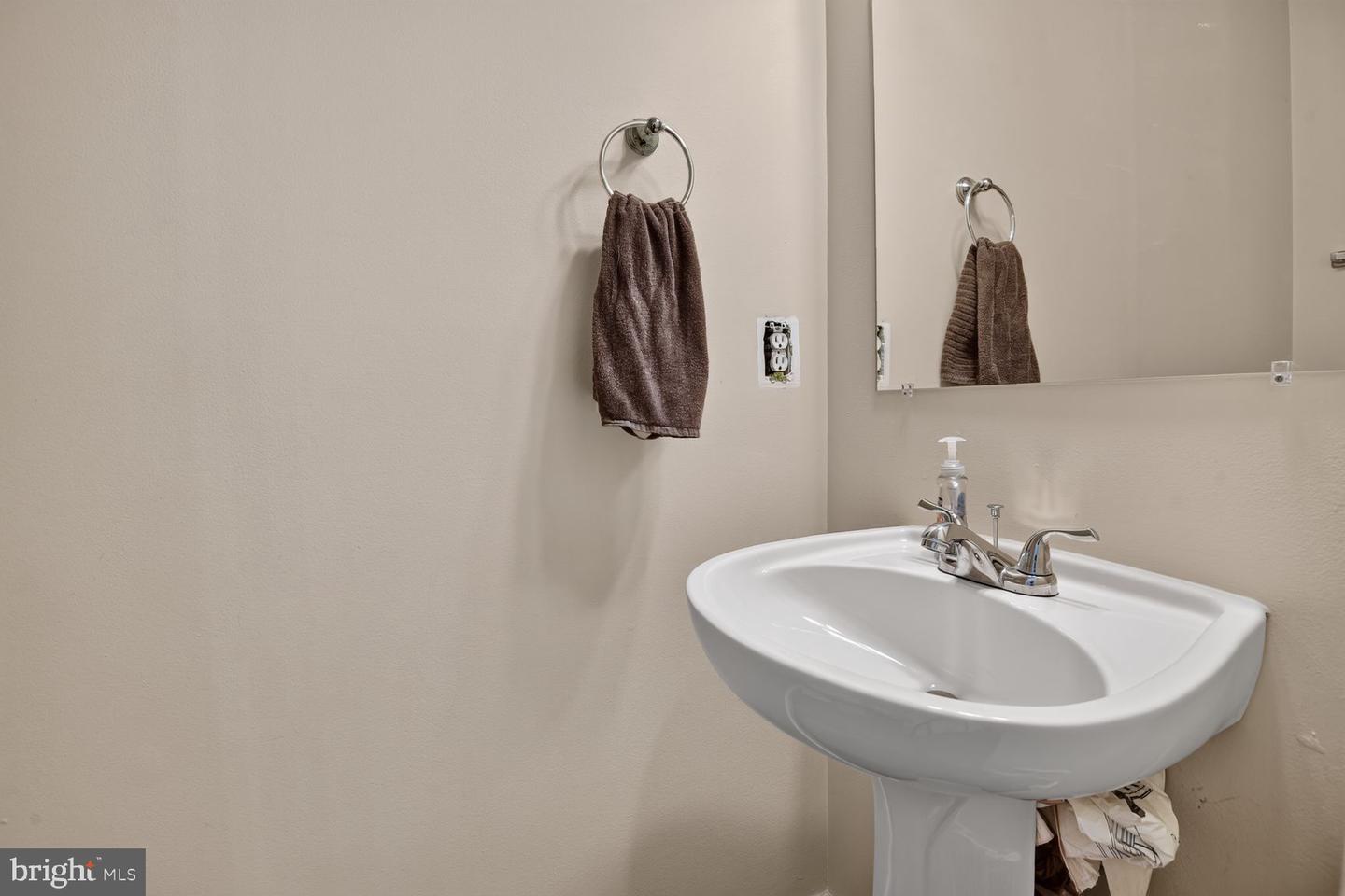 43449 Laidlow St Property Photo 15