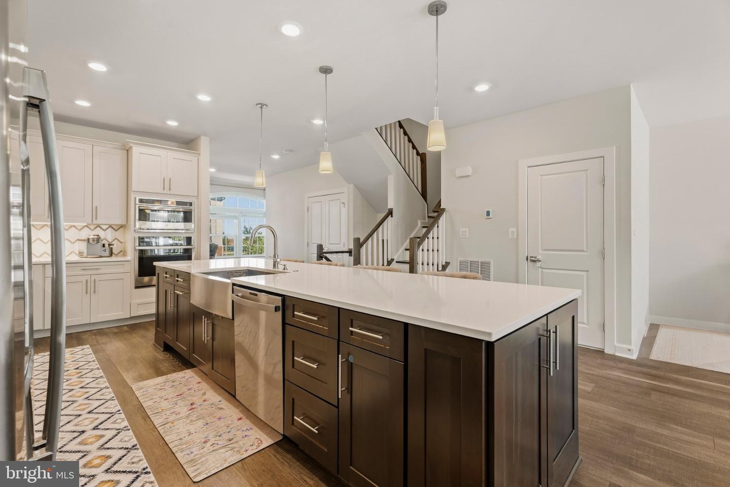 42717 Burbank Ter Property Photo 12