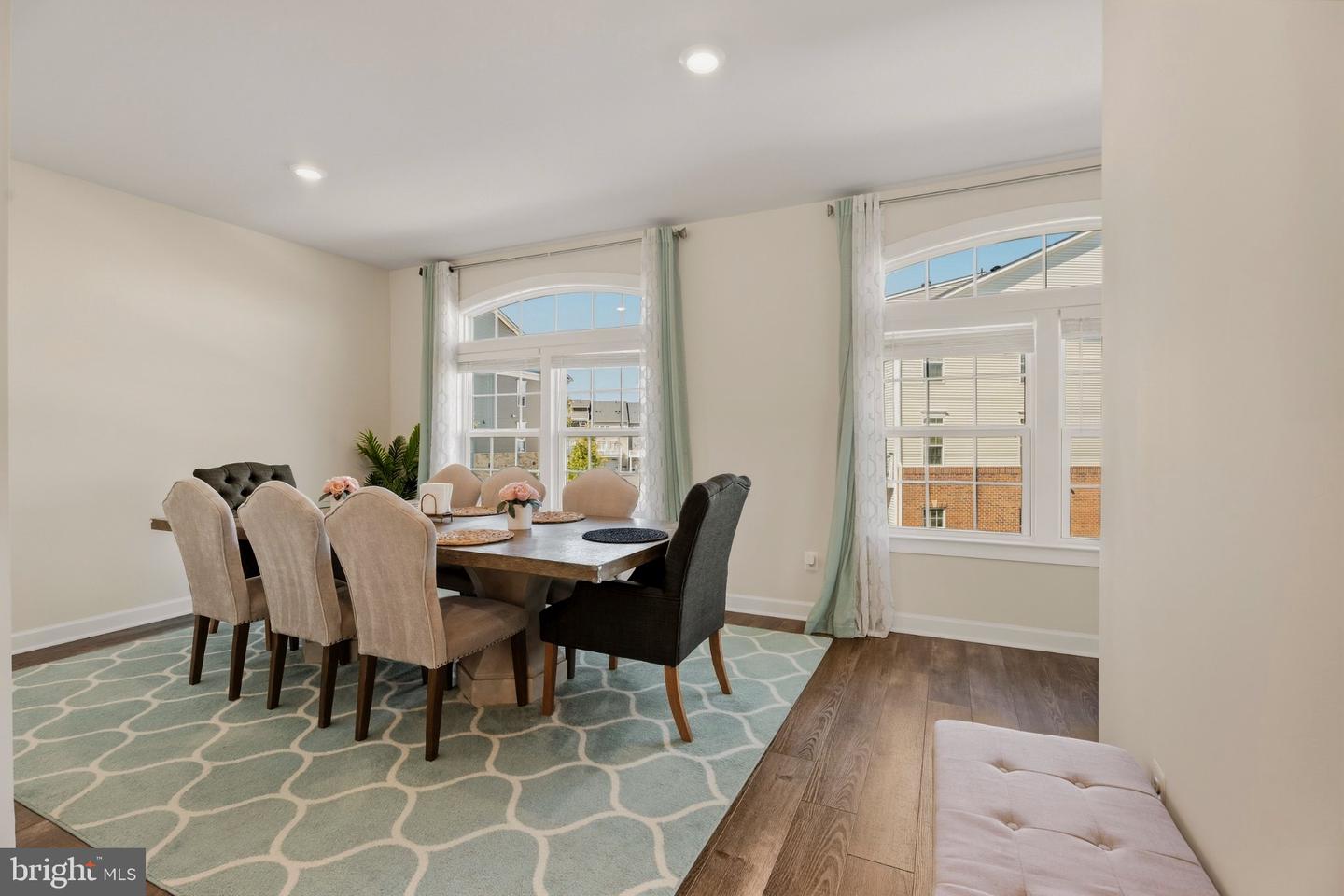 42717 Burbank Ter Property Photo 22
