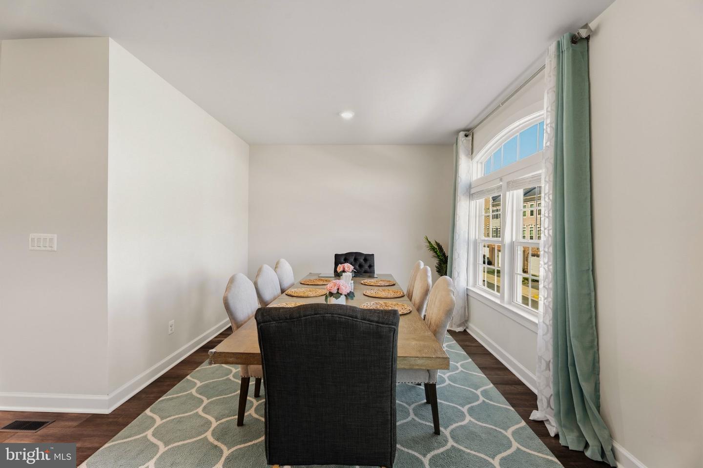 42717 Burbank Ter Property Photo 23