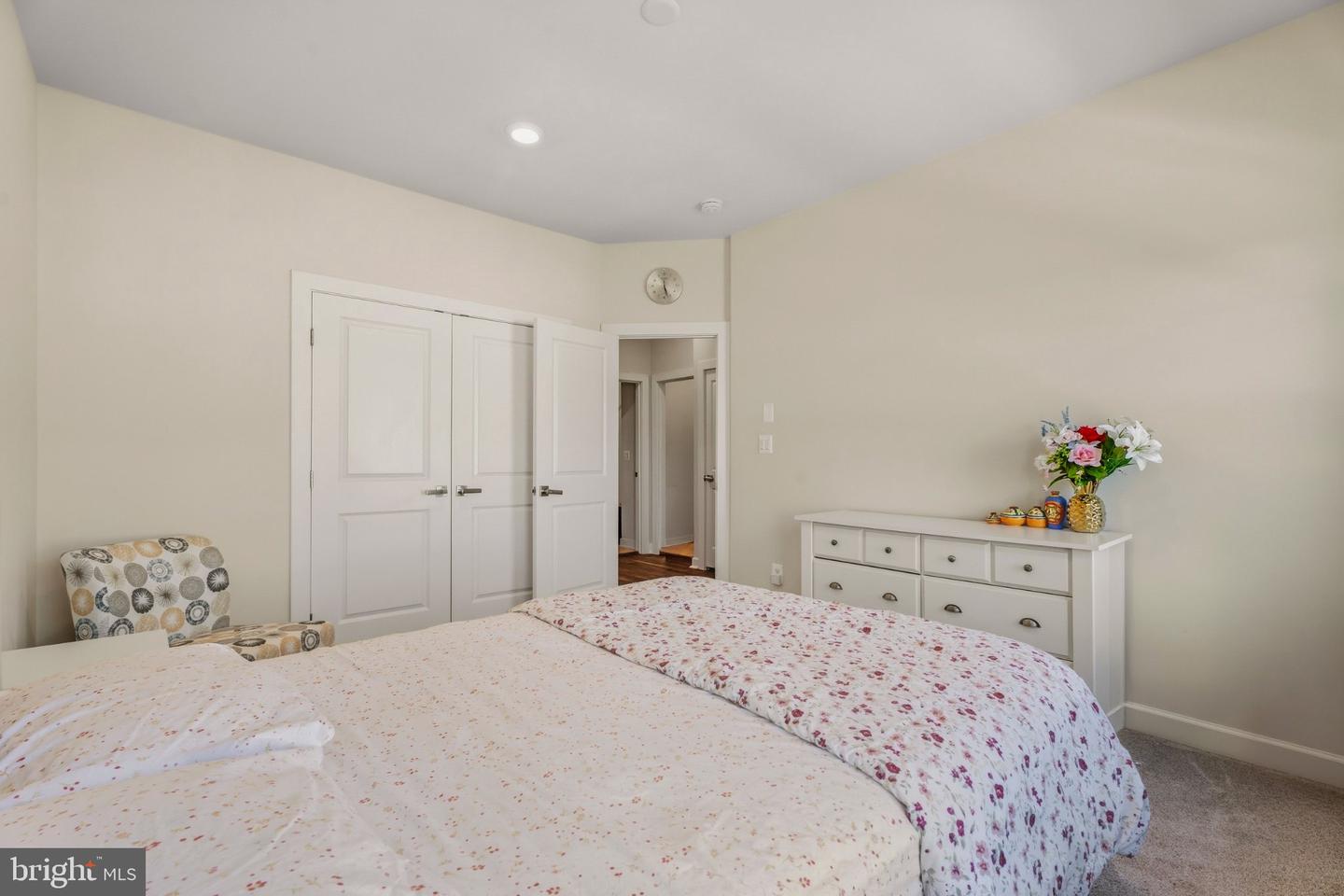 42717 Burbank Ter Property Photo 34