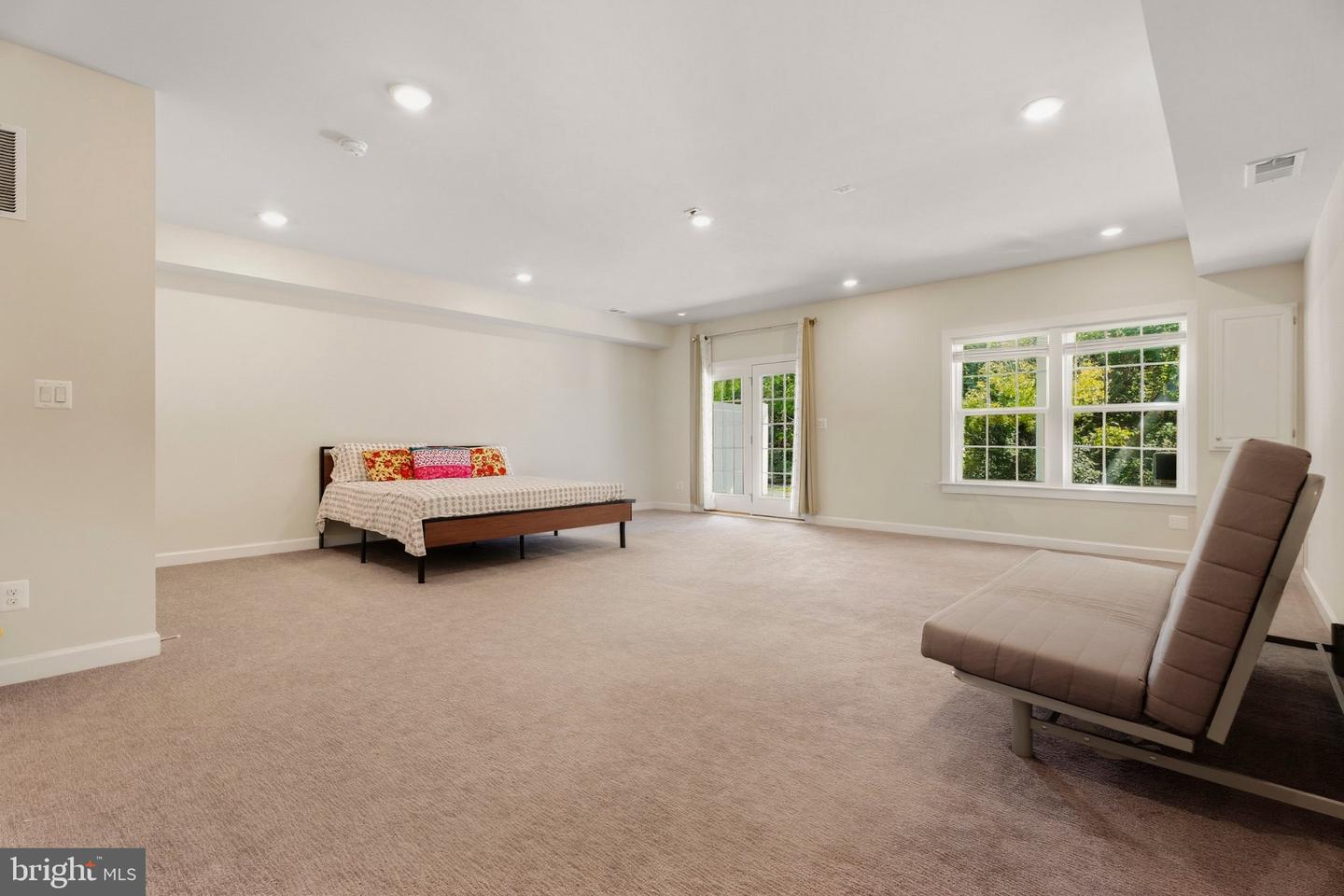 42717 Burbank Ter Property Photo 39