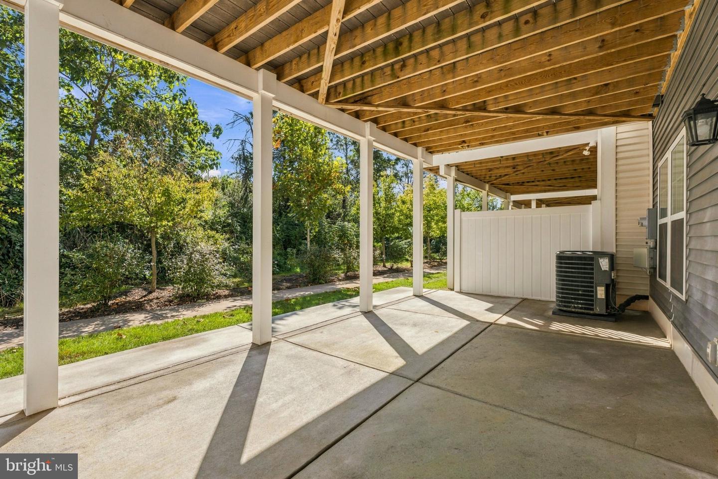 42717 Burbank Ter Property Photo 43
