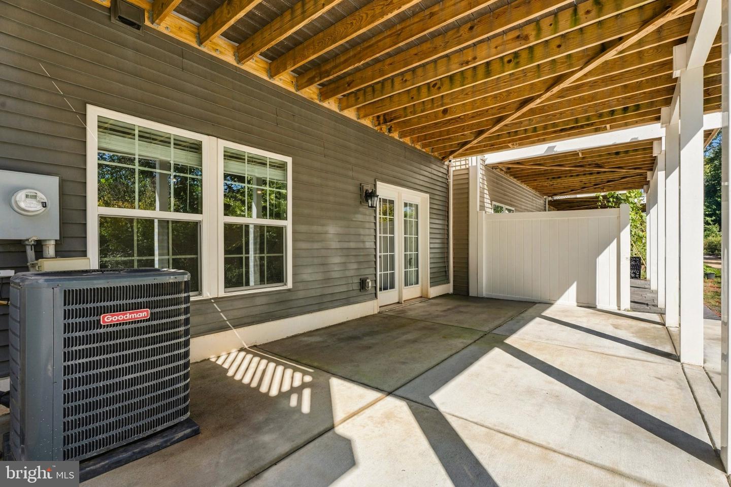 42717 Burbank Ter Property Photo 44