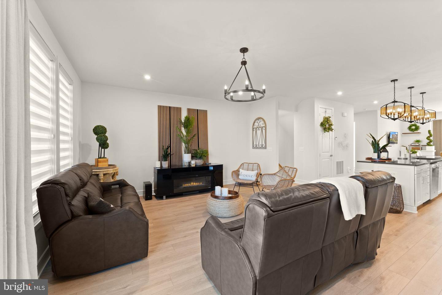 42088 Picasso Sq Property Photo 10