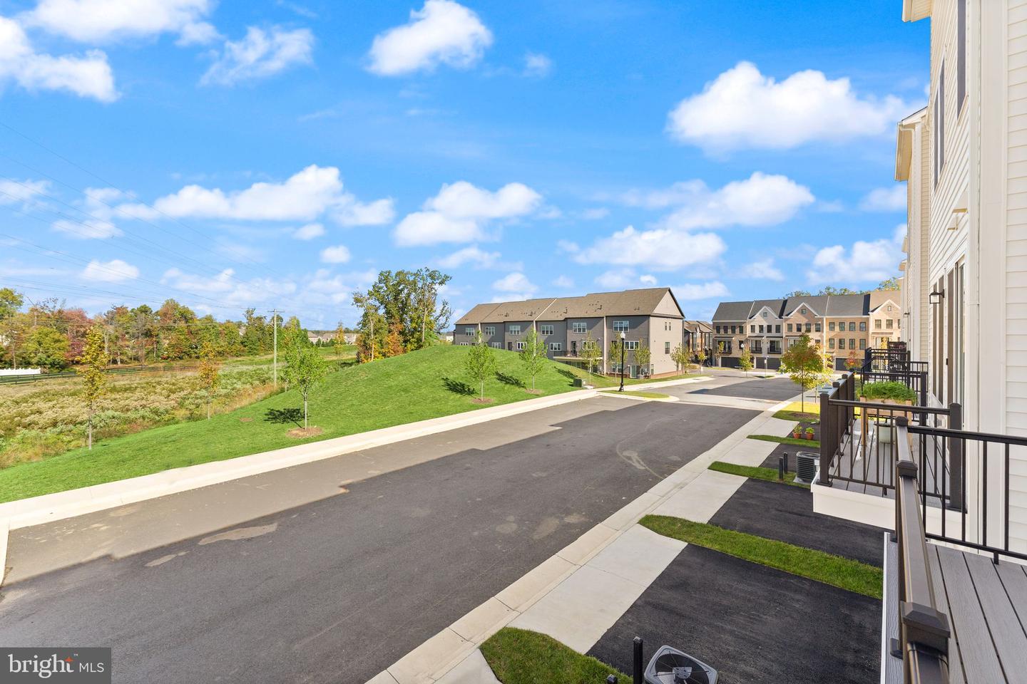 42088 Picasso Sq Property Photo 15