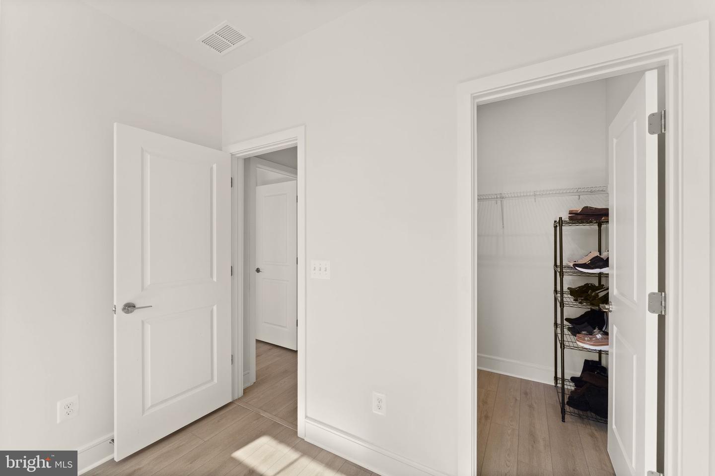 42088 Picasso Sq Property Photo 25
