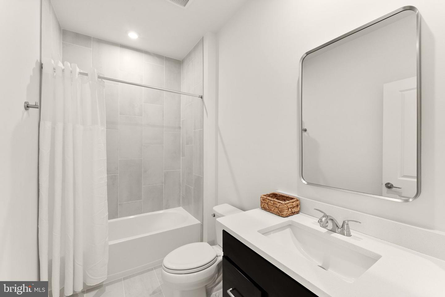 42088 Picasso Sq Property Photo 26