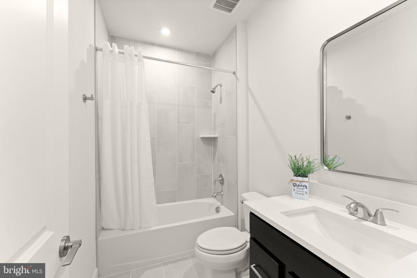 42088 Picasso Sq Property Photo 33