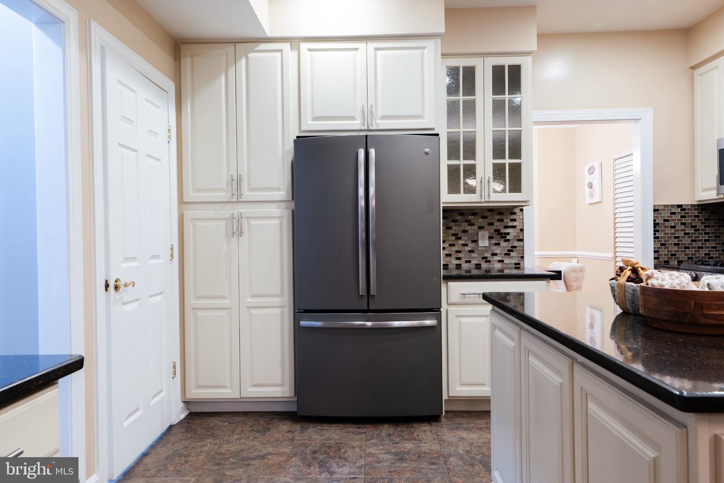 46384 Woodlake Pl Property Photo 17