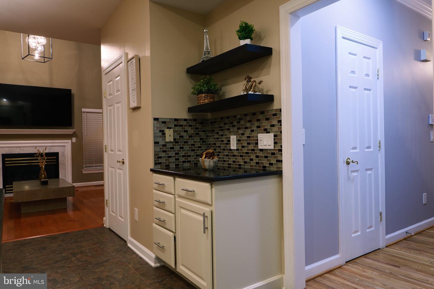 46384 Woodlake Pl Property Photo 20