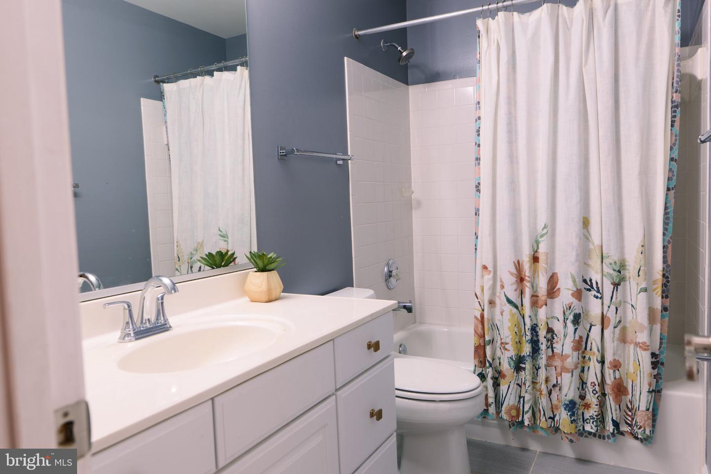 46384 Woodlake Pl Property Photo 39