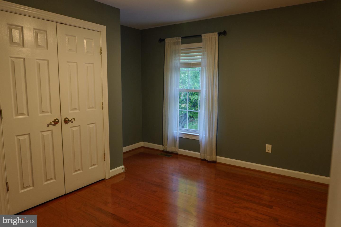 46384 Woodlake Pl Property Photo 40