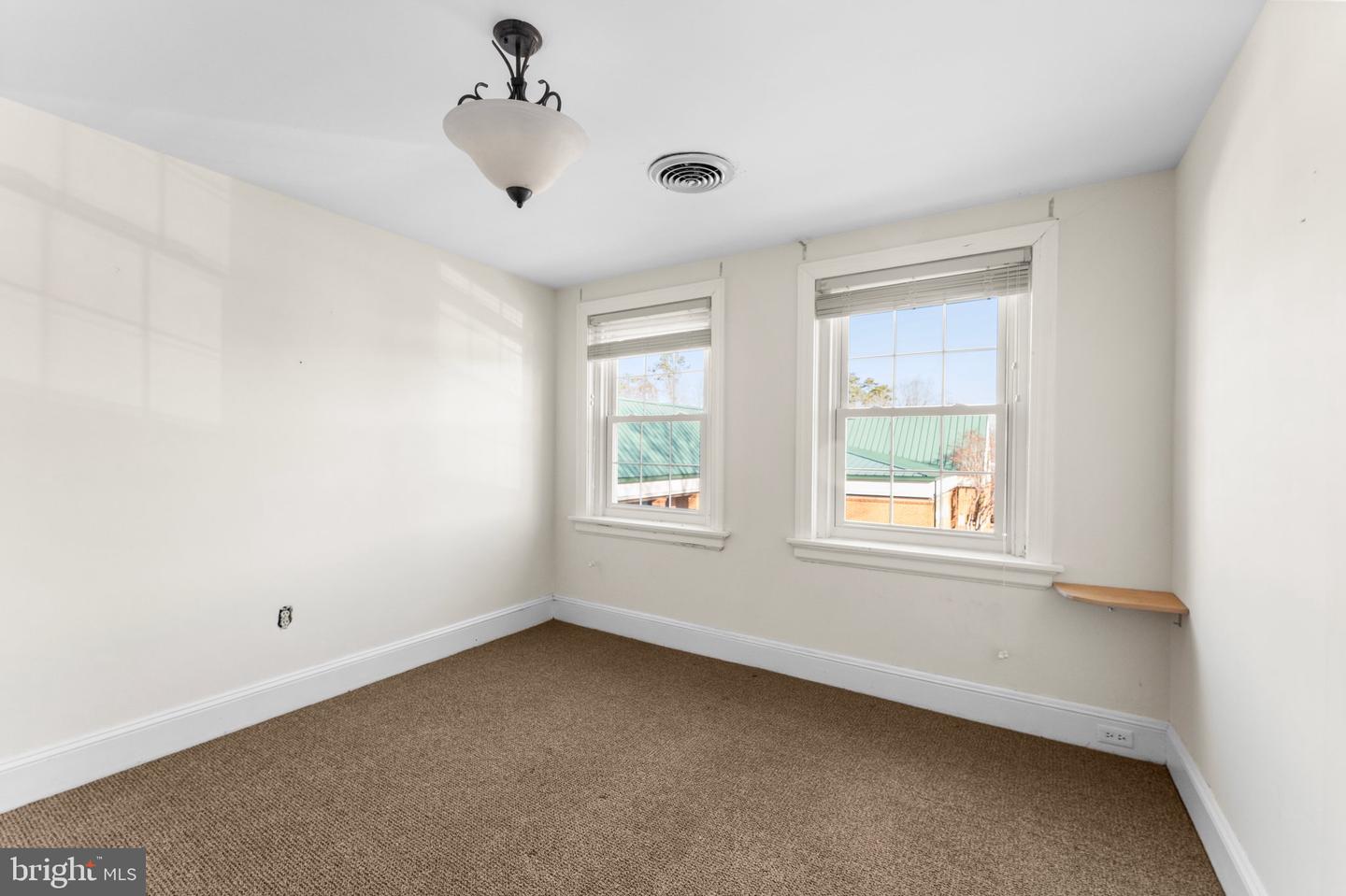 95 N. Main St Property Photo 10