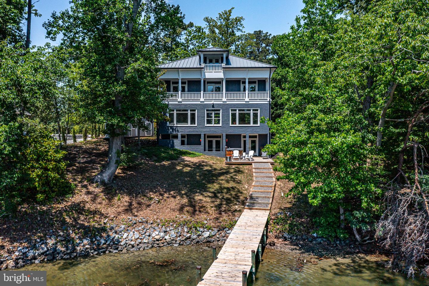 253 Golf Course Dr Property Photo 1