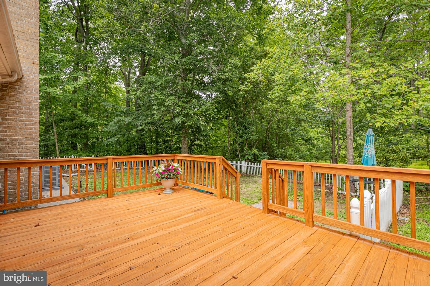 17 Wesley Ter Property Photo 3